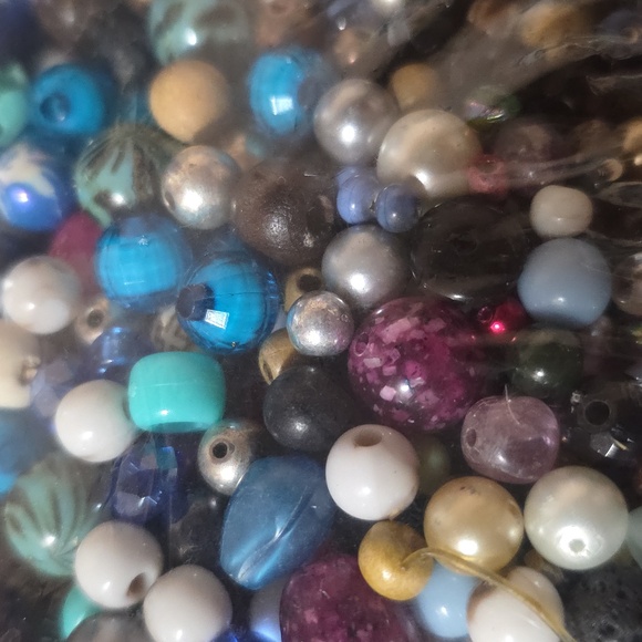 Mixed Bead Collection - Picture 10 of 11